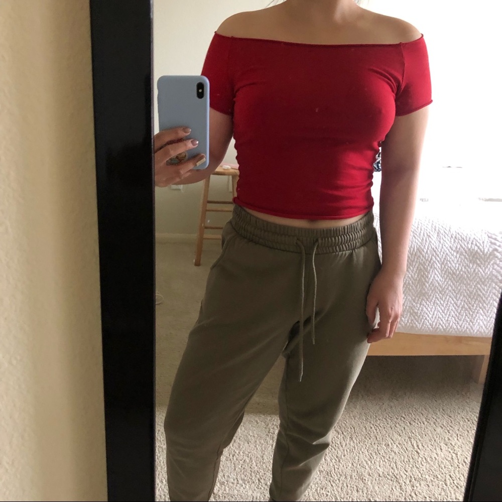 Brandy Melville off shoulder crop top